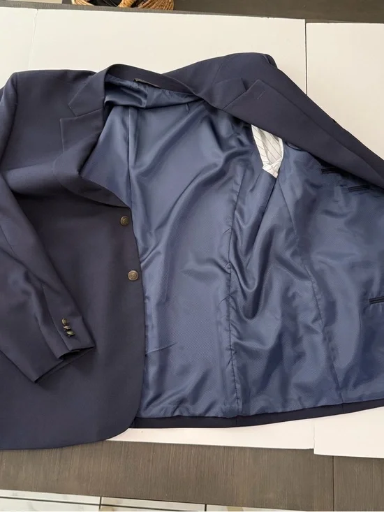 Classic Men's Navy Two-Button Sport Coat - Picture 3 of 11